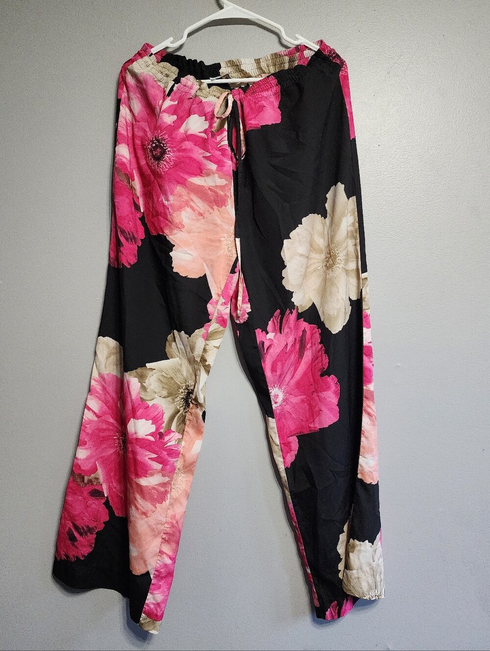 Calvin Klein Black Wide-Leg Floral Pants with Pink & Cream Blooms